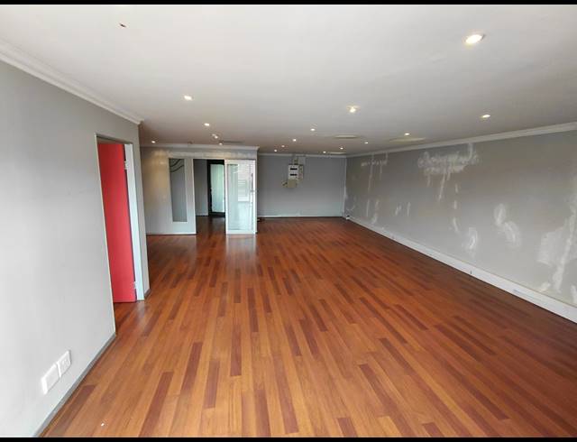 103M² OFFICE TO LET IN FOURWAYS
